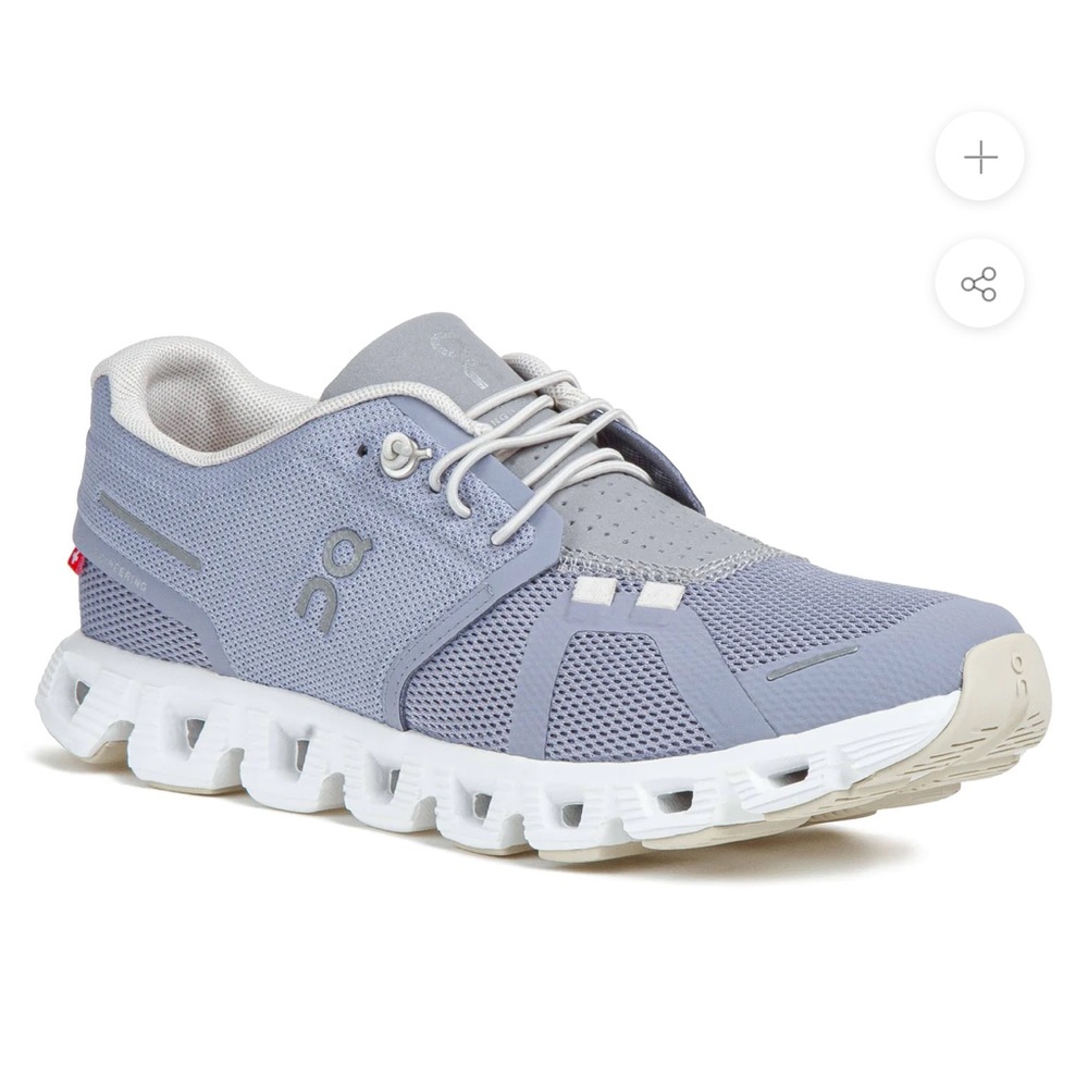 ON WOMEN'S CLOUD - NIMBUS